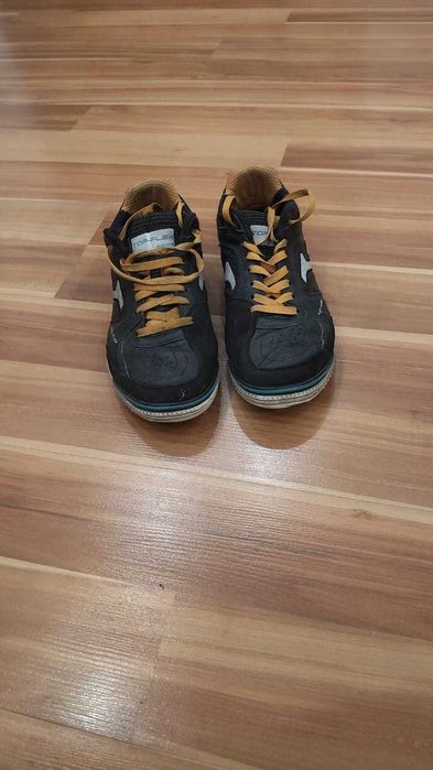 Продам футбольные кросовки для Зала