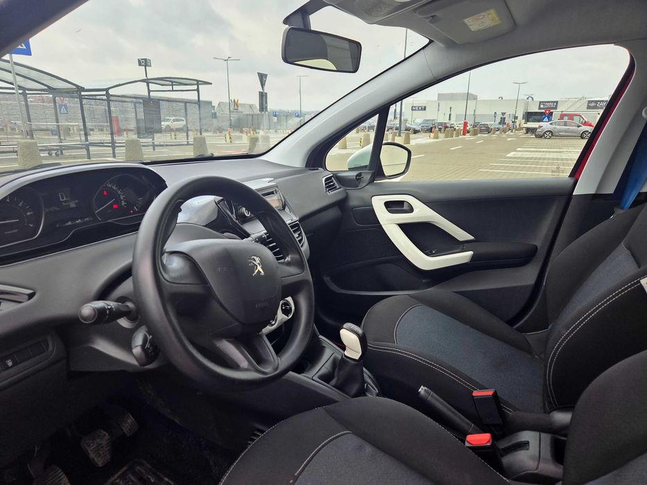 PEUGEOT 208 an 2016