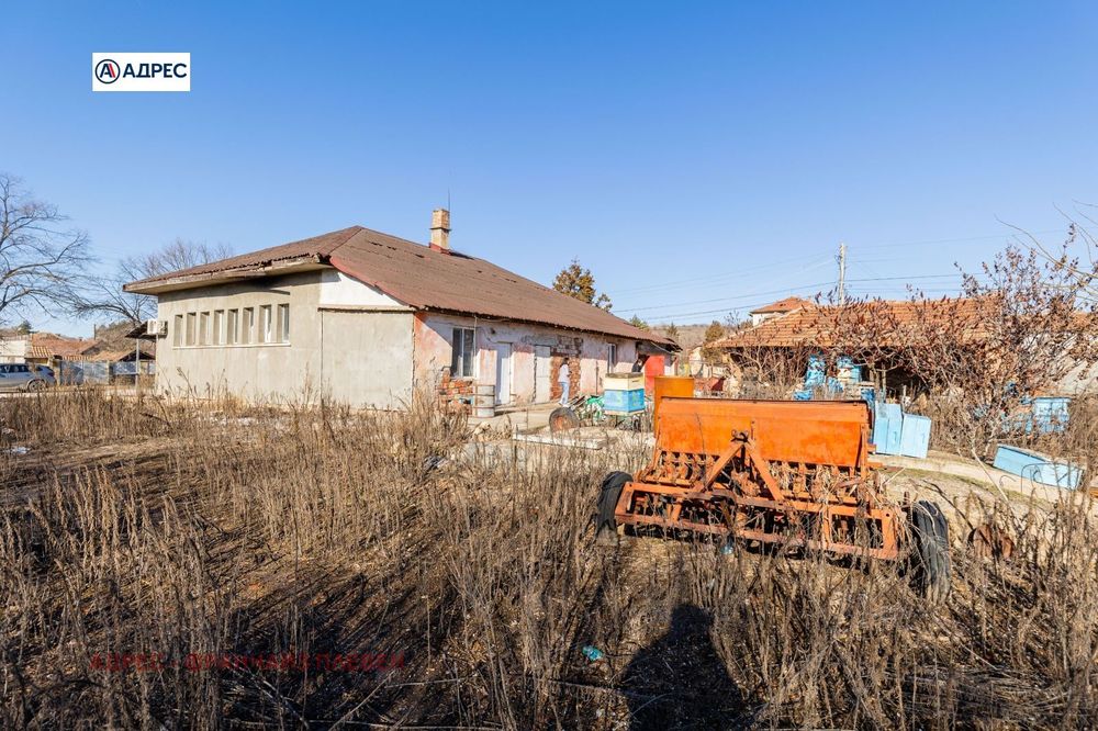 Къща в Плевен, област-с.Крушовене площ 230 цена 62000