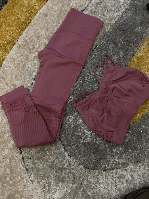 Безшевен  екип бюстие и клин