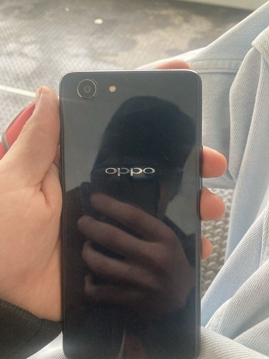 Продам оппо ф7.
