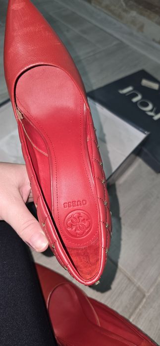 Pantofi Guess mărimea 39