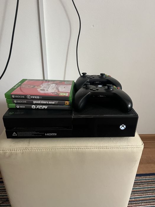 Vand xbox one impecabil