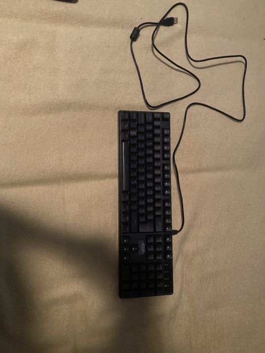 Unitate pentru calculator ASUS+tastatură aldi games