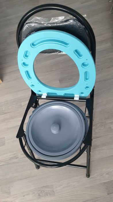 Стол тоалетна сгъваем,къмпинг,палатка,кемпер,лов,риболов,метален