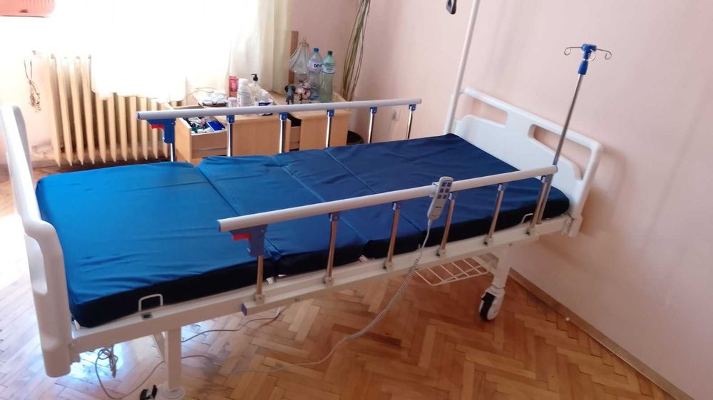 Електрическо болнично легло с матрак