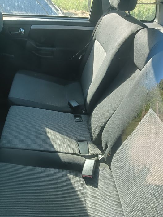 Опел Мерива на части