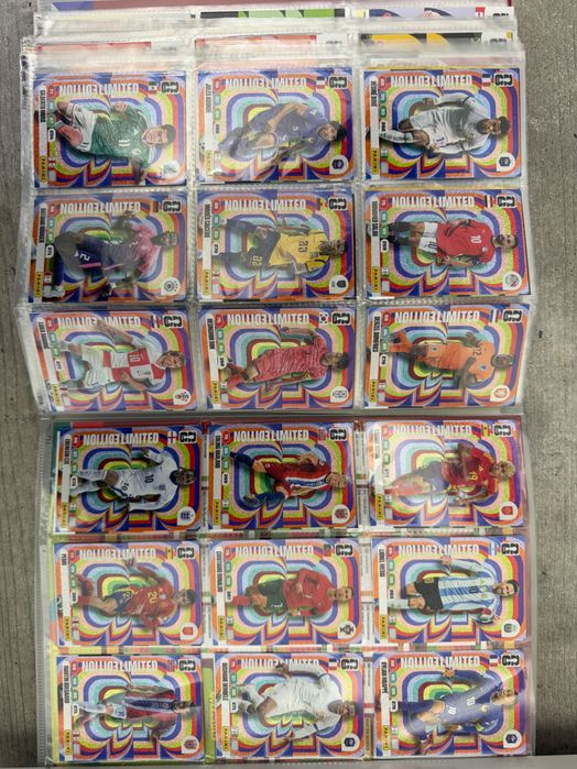 Stickere și cartonașe adrenalyn în stare perfectă