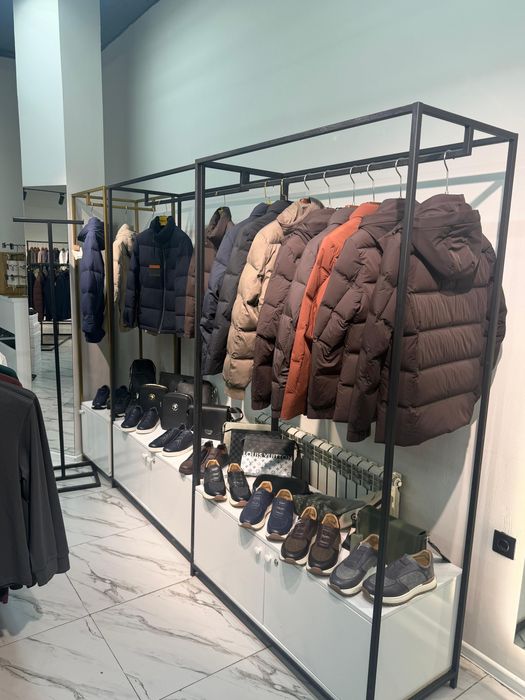 Моникени и стеляж