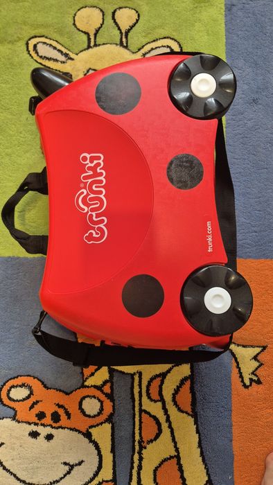 Valiza Trunki ca noua+paturica Trunki