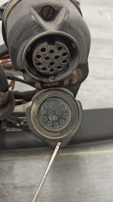 Теглич за Audi A6 C6/4f сваляем