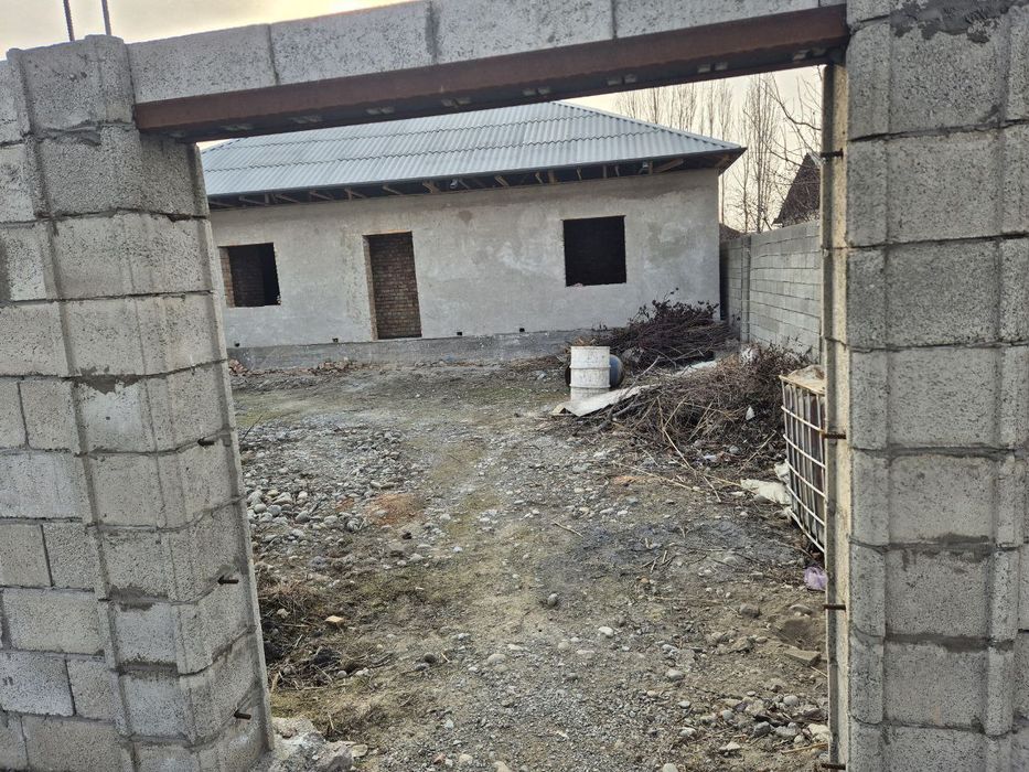 Срочна сотилади 3сотих 3хона уй каробка пишиг гиштли