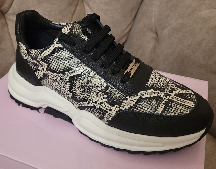 Женские кросы 39р