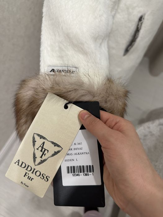 Продам пальто Алькантра воротник лиса