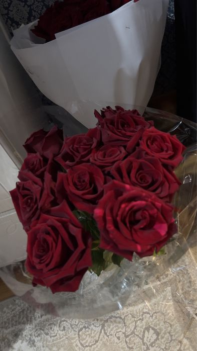 Продам цветы розы 11 штук