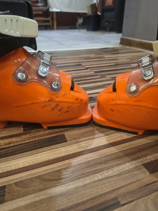 Детски ски обувки atomic