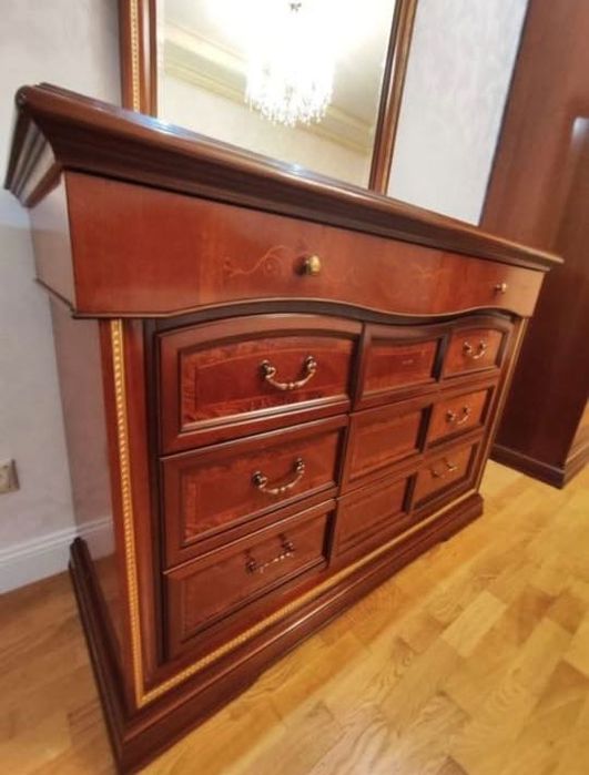 Итальянский спальный гарнитур