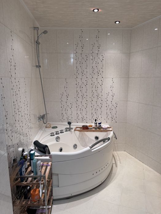 Продава се Тристаен апартамент в Казанлък - 115 кв.м за 1478 €/кв.м - Снимка #9