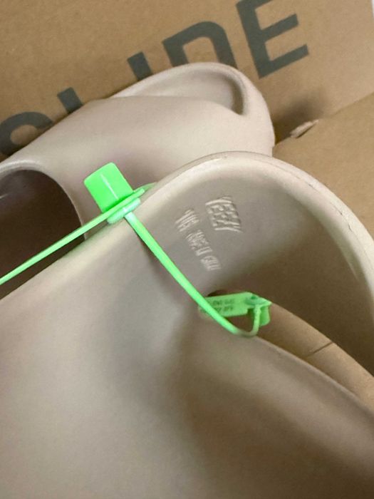Adidas Yeezy Slides Warm Sand Premium