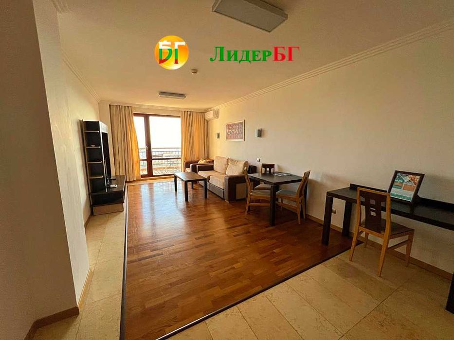 Двустаен апартамент с фронтална морска панорама в комплекс със СПА