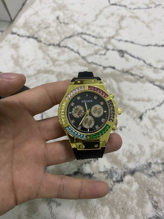 Сағаттар сатылады сапаоары жақсы