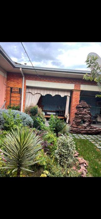 Продаю дом с бизнесом, 1 линия в доль дороги Тоштурма Богишамол 260