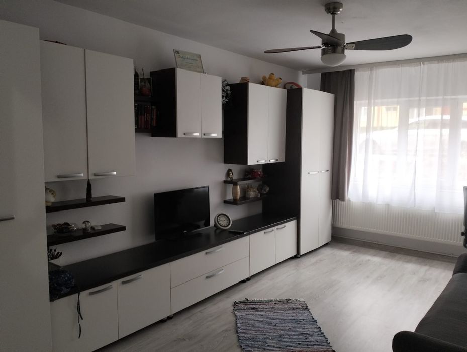 Chirie apartament cu 2 camere