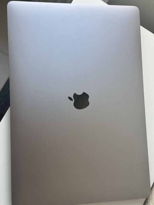 MacBook Pro 16” 2019, Intel i7, 16GB RAM, SSD 512GB