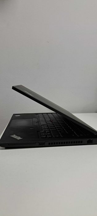 Laptop Lenovo T490 - defect