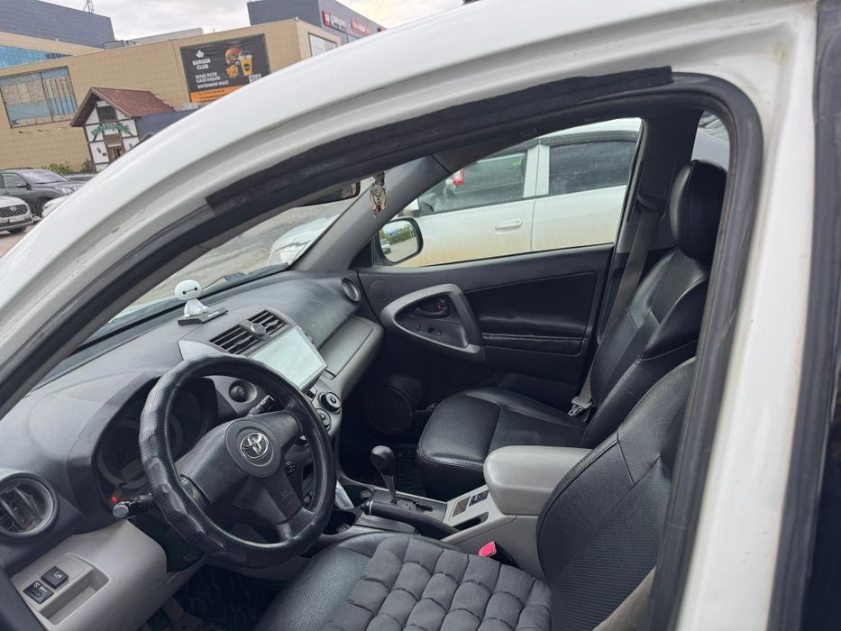 Продам авто Toyta RAV4