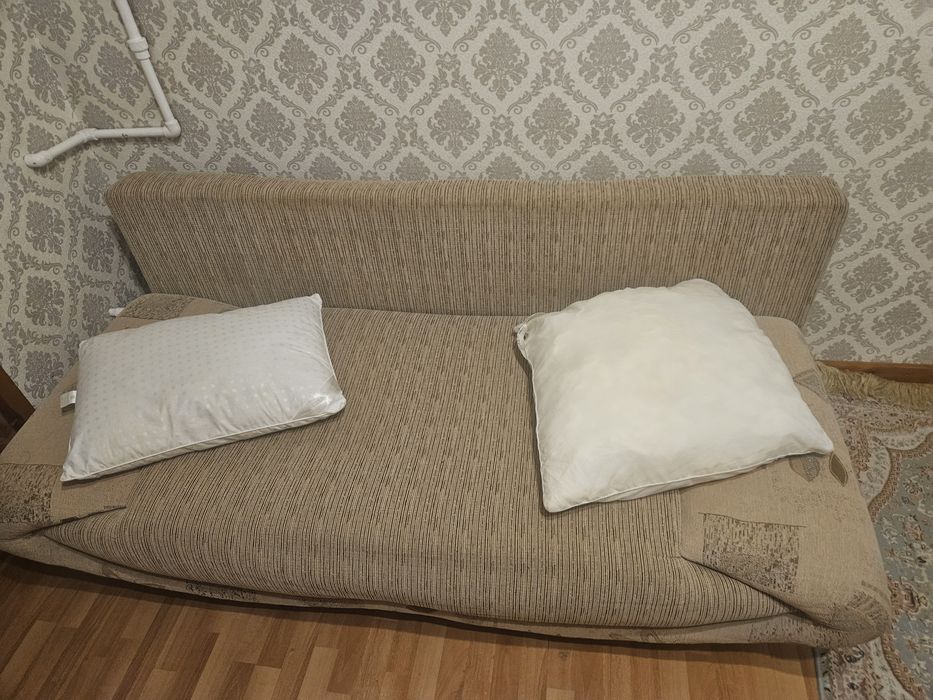 Продам Диваны(4 года каждому)