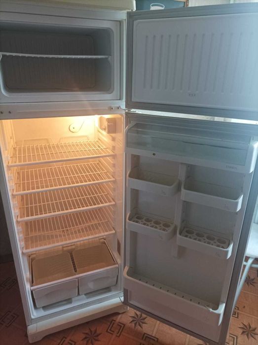 Холодильник STINOL идеальное состояние