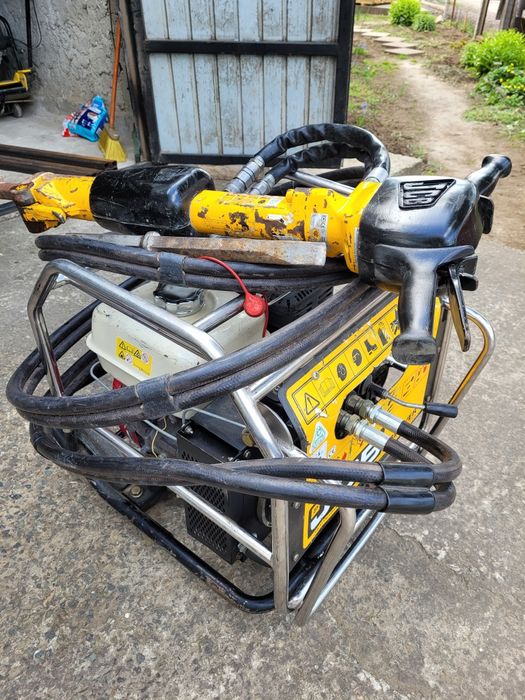 Închiriez Mai Compactor /Placă Copactoare/Picamar hidraulic