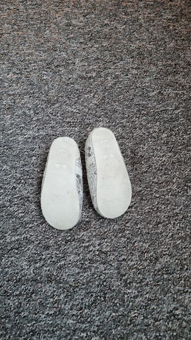 Pantofi albi H&M 23