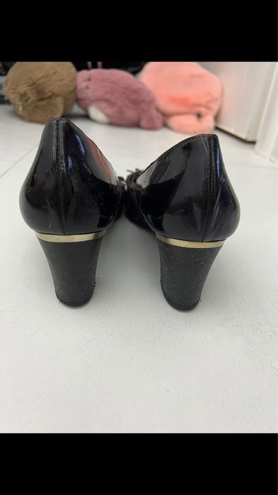 Vand pantofi piele maturala
