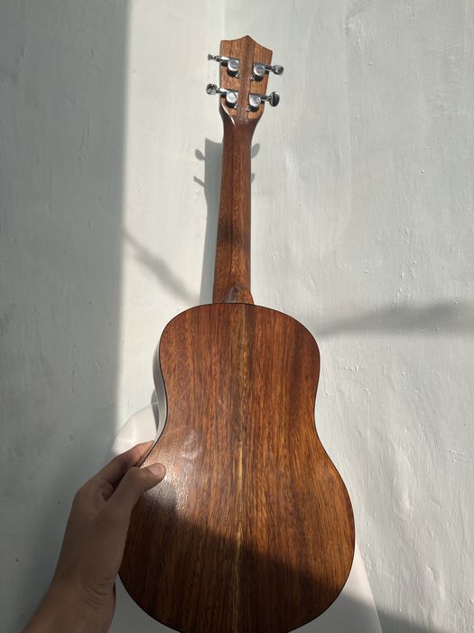Продам Укулеле