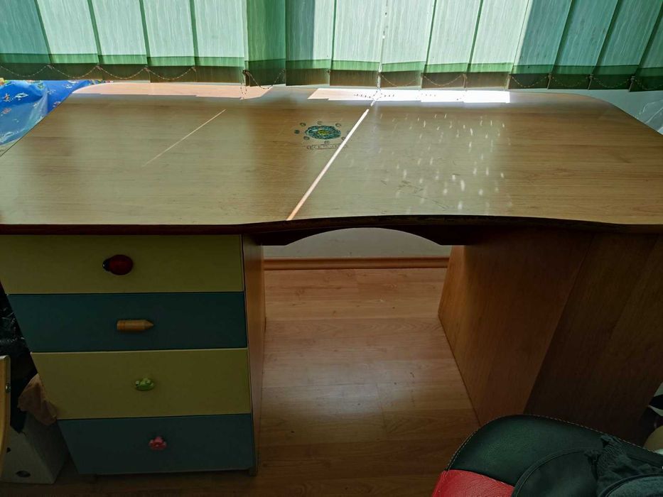 Качествено детско бюро подходящо както за момиче,така и за момче