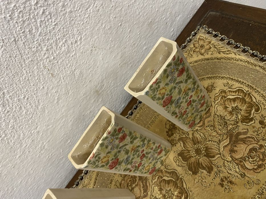 Френски порцеланови вази  за стена или радиатор