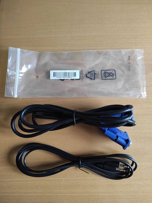 Нови, неупотребявани VGA и AUX кабели, Д 180 см, 10 бр. от всеки вид