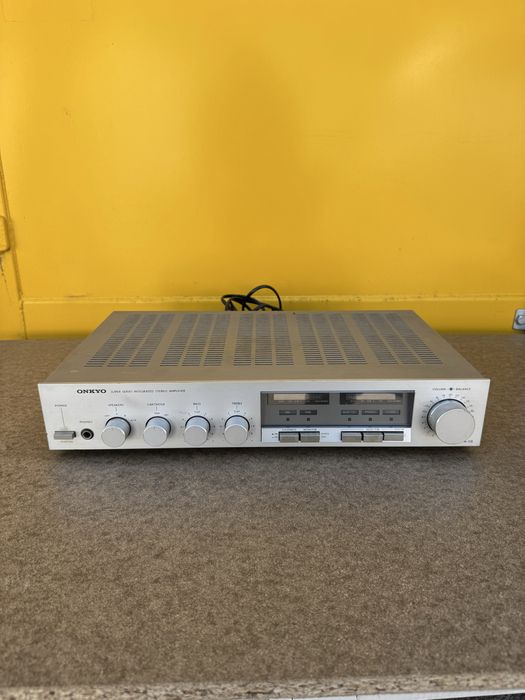 Vand amplifcator Onkyo A-08 Stereo