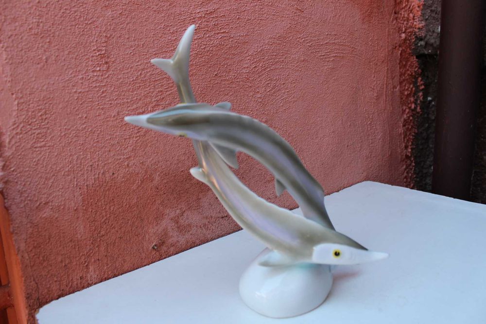 Figurina portelan HOLLOHAZA, Ungaria, 2 sturioni / pesti