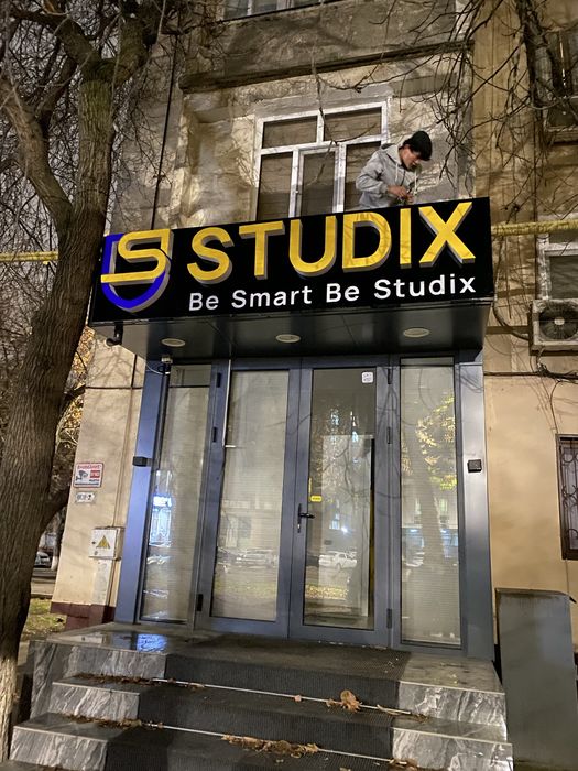 Tashqi reklama xizmatlari yonuvchi harflar