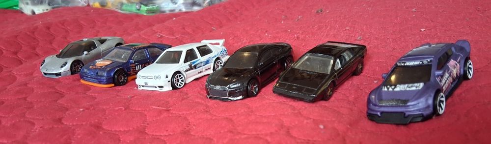 Hot wheels:  модели