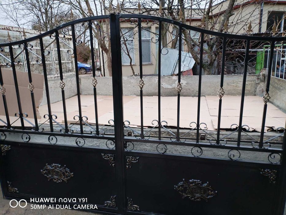 Дворни врати и портали