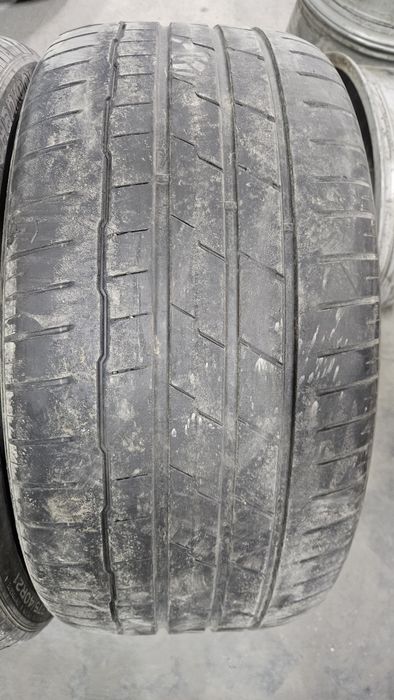 Продам пару шин 275/40/21