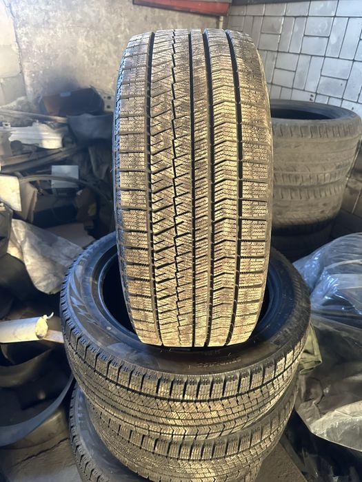 Продам зимние шины липучка