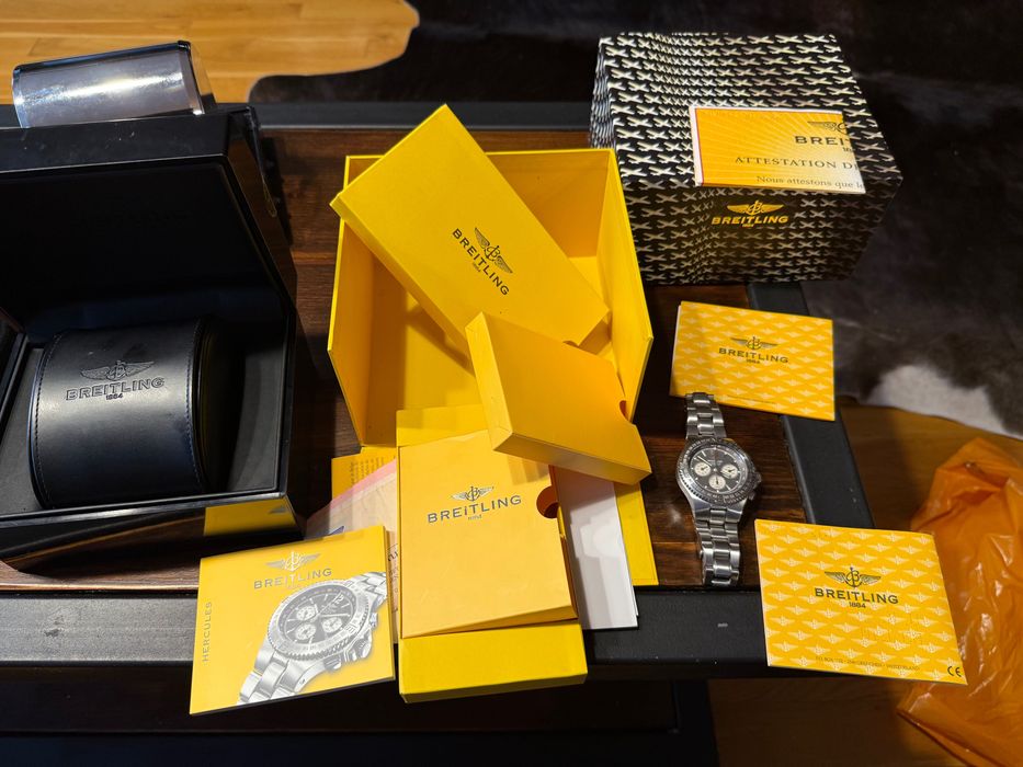 Breitling Hercules A39363 оригинален кутии и документи в топ състояние