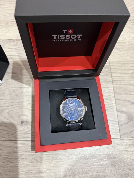 Продавам  оргинален мъжки часовник TISSOT
