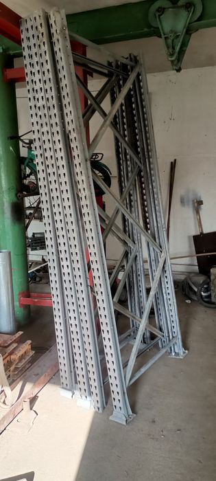 Продам стеллаж недорого