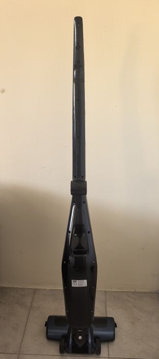 Безжична прахусмукачка.